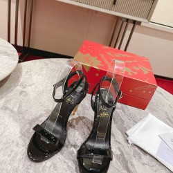 CL  Sandals