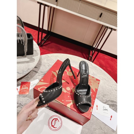 CL  Sandals