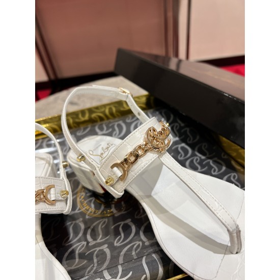 CL Sandals & slides