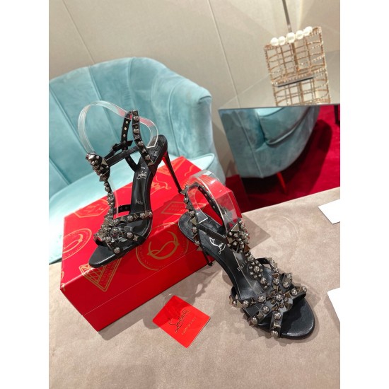 CL  Sandals