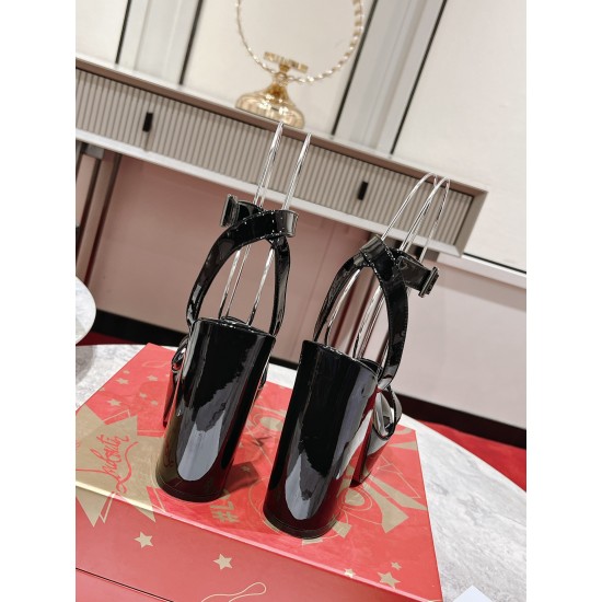 CL  Sandals