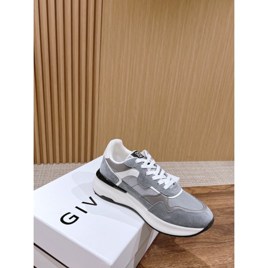 GIVENCHY Sneakers