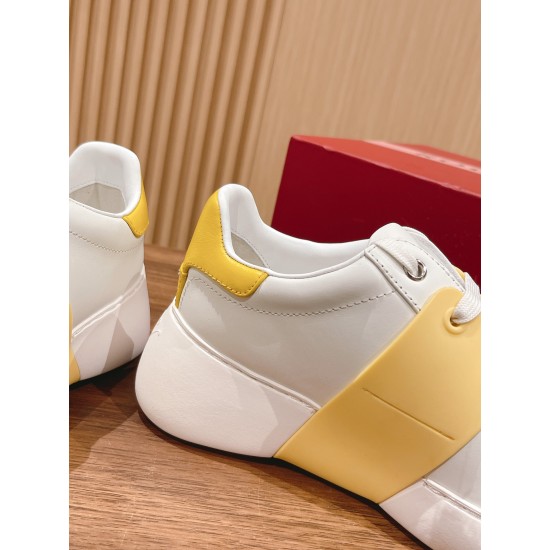 Roger Vivier Sneakers