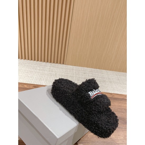 Balenciaga slippers