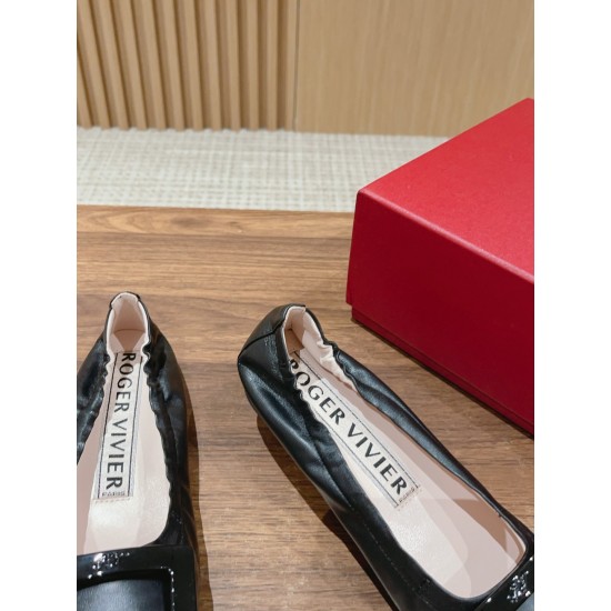 Roger Vivier ballet flats