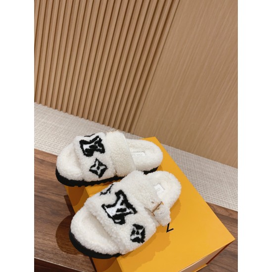 LV Woolen Slippers