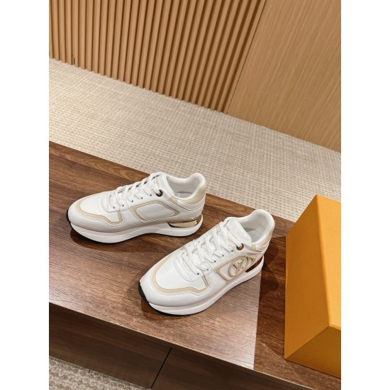 Neo Run Away Sneaker