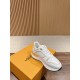 Neo Run Away Sneaker