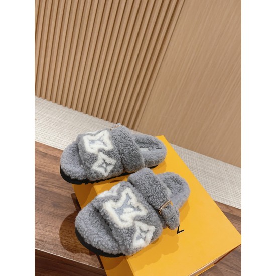 LV Woolen Slippers