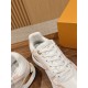 Neo Run Away Sneaker