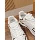 Neo Run Away Sneaker