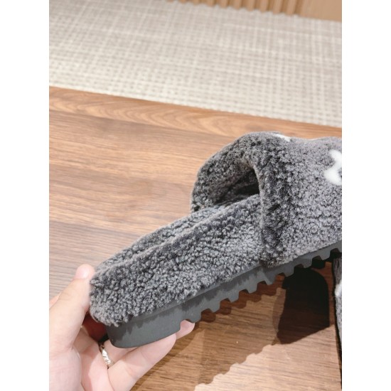 LV Woolen Slippers