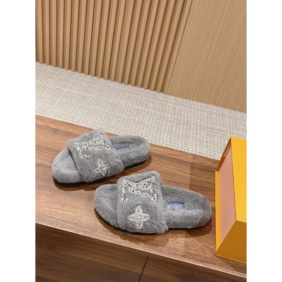 LV Woolen Slippers