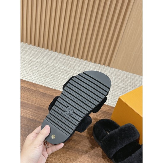 LV Woolen Slippers