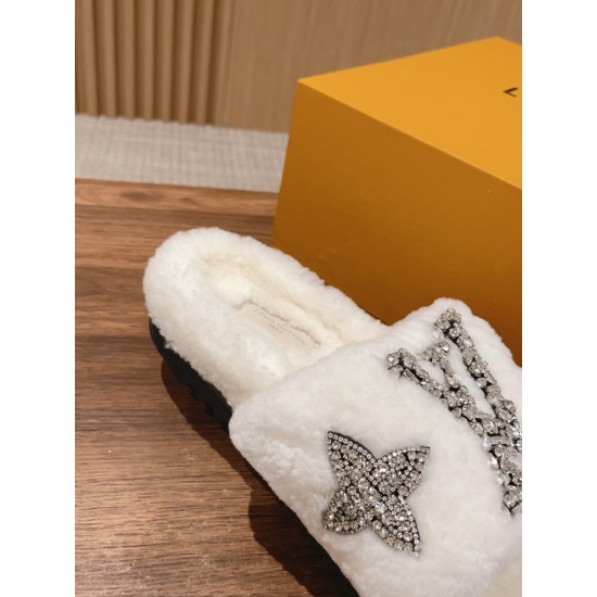 LV Woolen Slippers