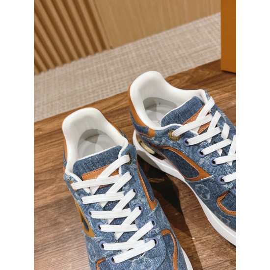 Neo Run Away Sneaker