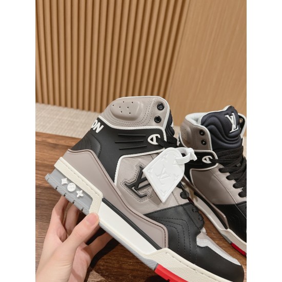 LV Trainer Sneaker