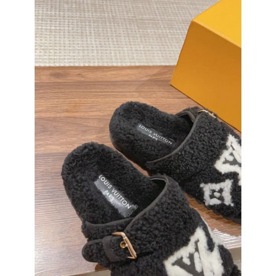 LV Woolen Slippers