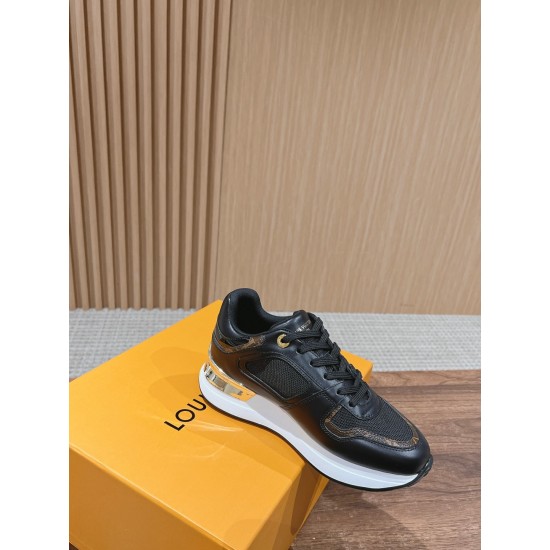 Neo Run Away Sneaker