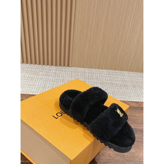 LV Woolen Slippers