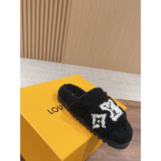 LV Woolen Slippers