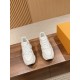 Neo Run Away Sneaker