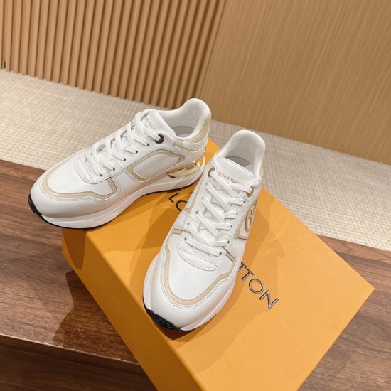 Neo Run Away Sneaker