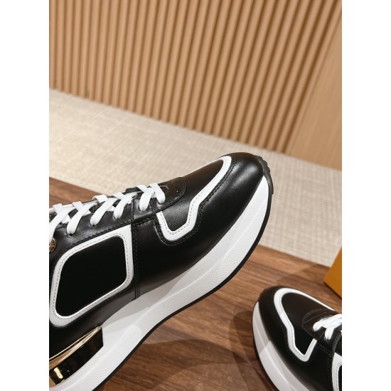 Neo Run Away Sneaker