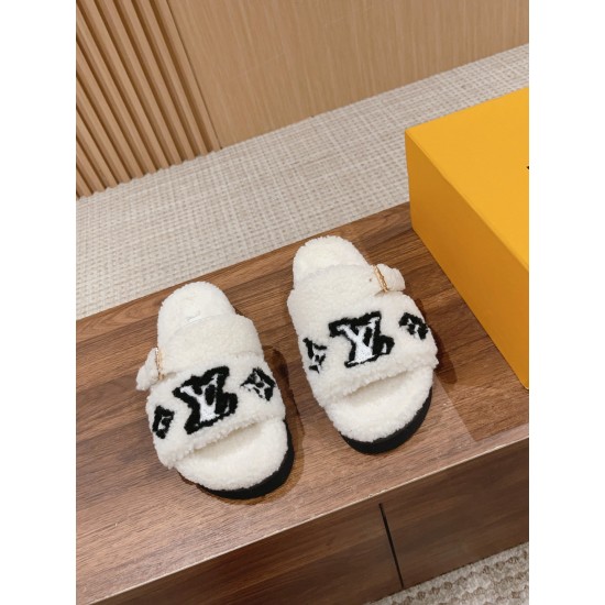 LV Woolen Slippers