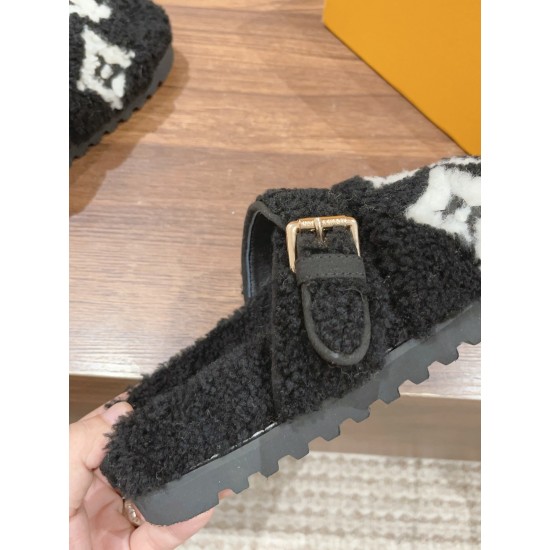 LV Woolen Slippers