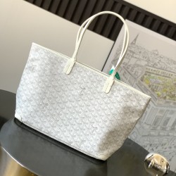 Goyard Saint Louis