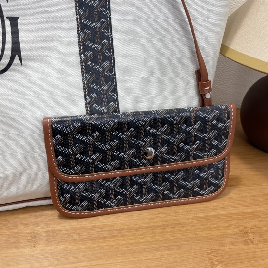 Goyard Saint Louis