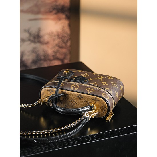 LV Vanity Chain Pouch