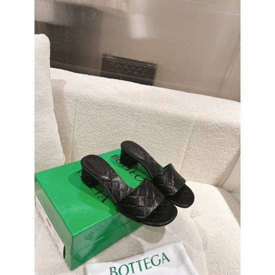 Bottega Veneta BV Flat Slippers