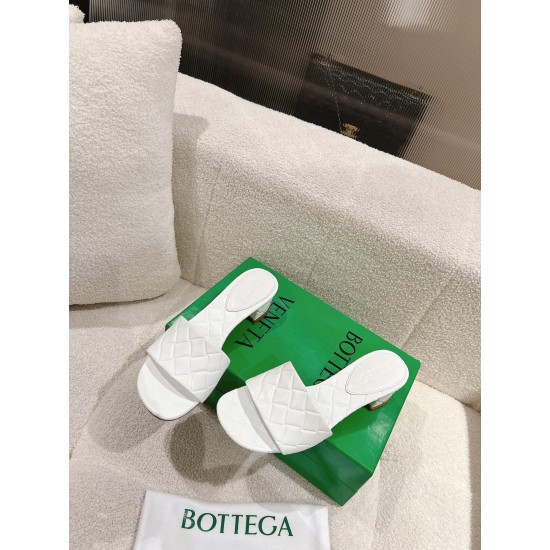 Bottega Veneta BV Flat Slippers