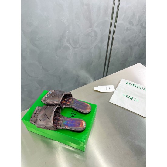 Bottega Veneta BV Flat Slippers