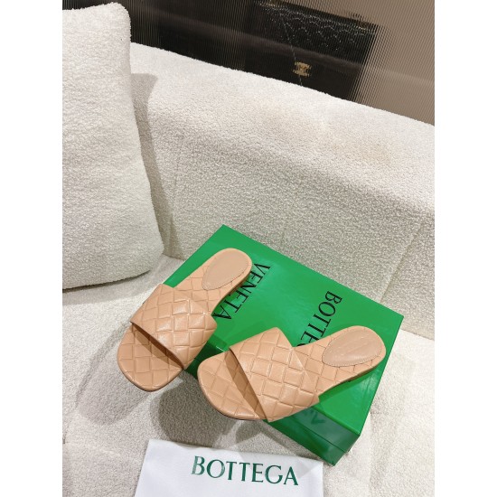 Bottega Veneta BV Flat Slippers