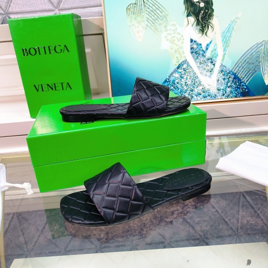 Bottega Veneta BV Flat Slippers