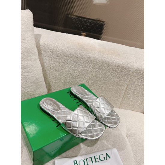 Bottega Veneta BV Flat Slippers