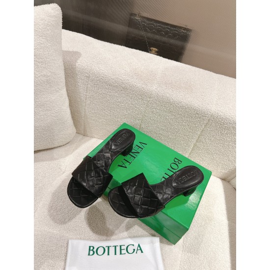 Bottega Veneta BV Flat Slippers