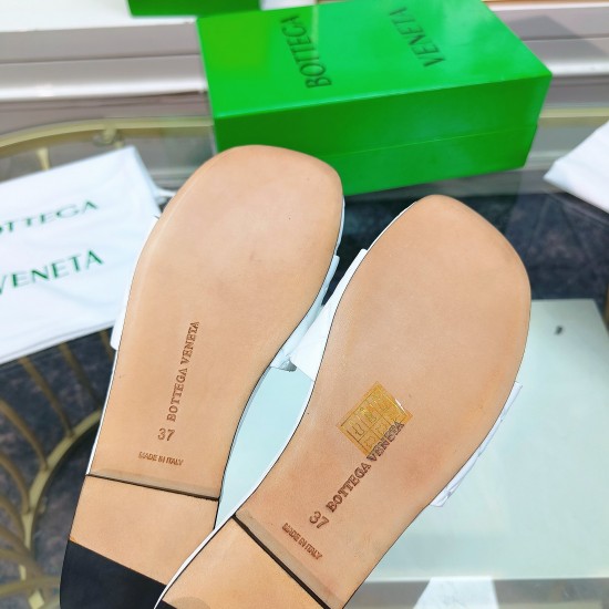 Bottega Veneta BV Flat Slippers