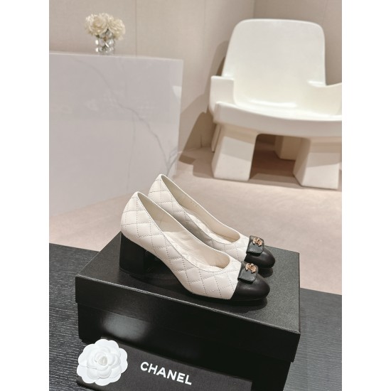 Chanel Pumps