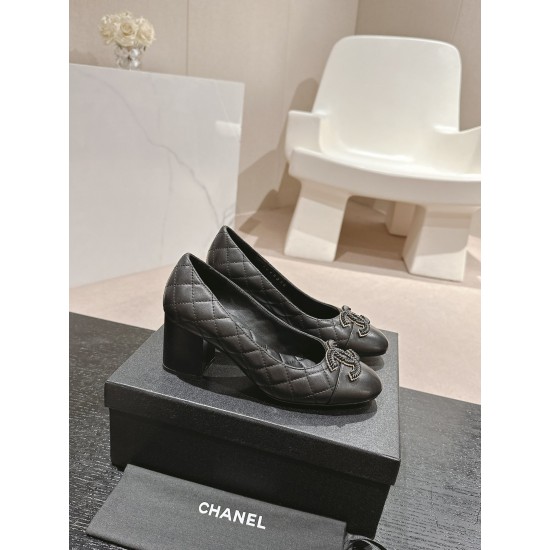 Chanel Pumps