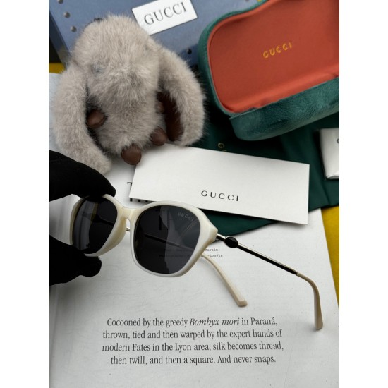 Gucci SUNGLASSES