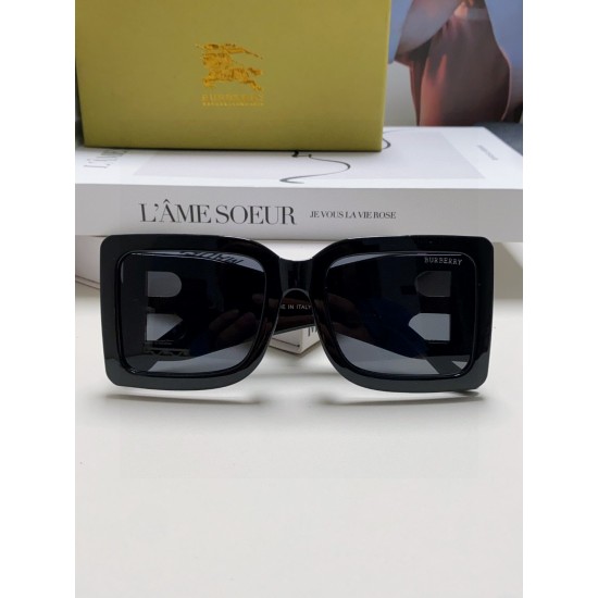 BURBERRY SUNGLASSES
