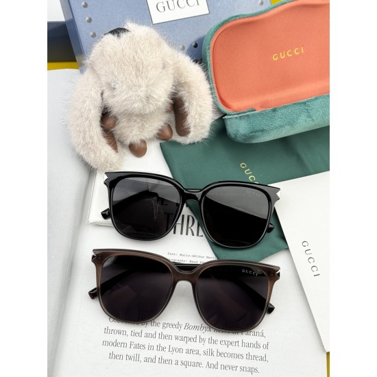 Gucci SUNGLASSES