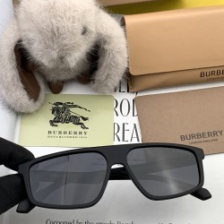 BURBERRY SUNGLASSES