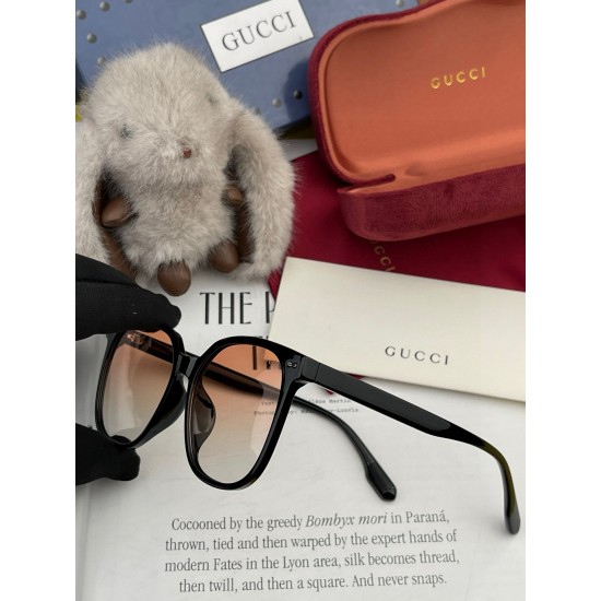Gucci SUNGLASSES