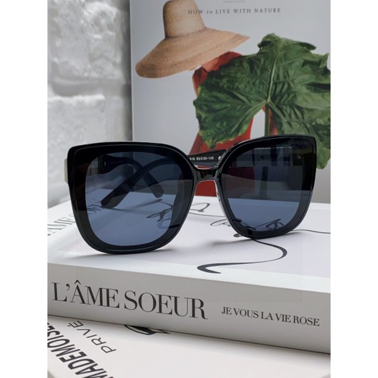 BURBERRY SUNGLASSES