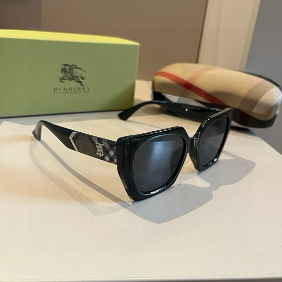 BURBERRY SUNGLASSES